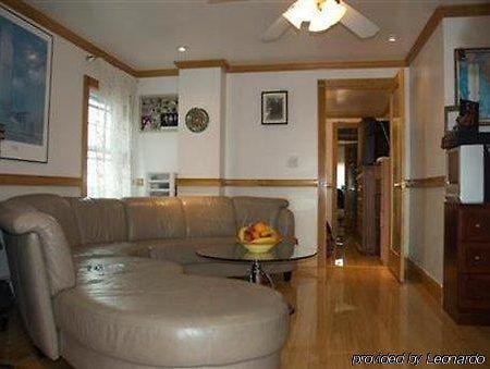 Jersey City Bed & Breakfast Interior photo