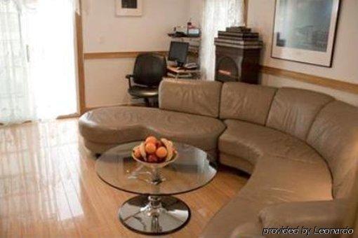 Jersey City Bed & Breakfast Interior photo